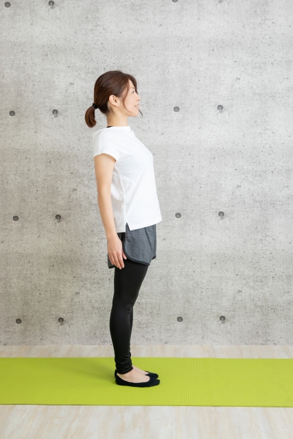 【反り腰による腰の痛み・違和感】整体×ピラティスヨガで根本改善｜奈良・橿原 スパークル