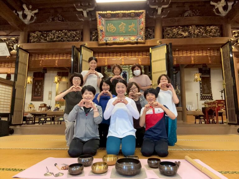 お寺ヨガ〜心と体を整える特別な時間〜